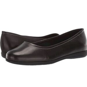 Trotters Darcy Black Ballet Flats 9W NWOB